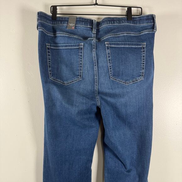 Torrid Women's High Rise Stretch 5 Pockets Cropped Bootcut Jeans Med Wash 18 - Picture 5 of 9